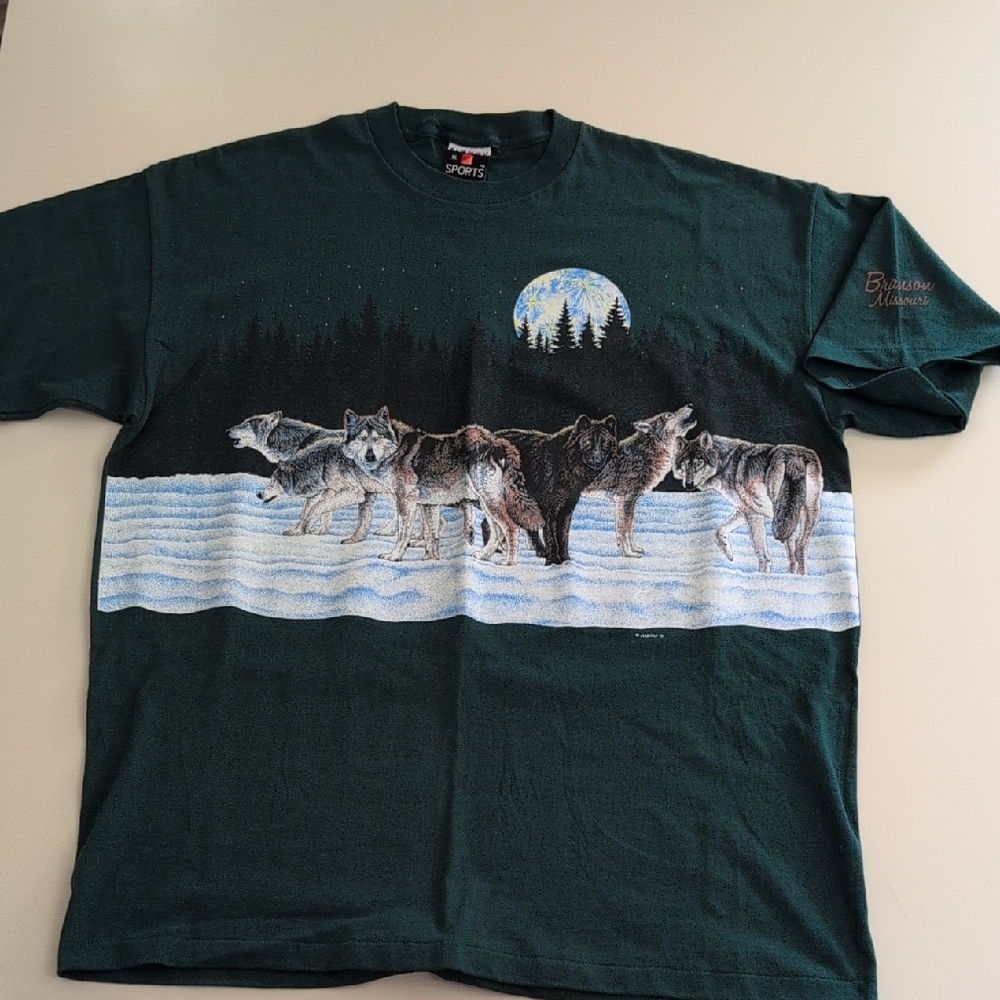 Brunswick Missouri Dark Green Wolf Graphic Short Sleeve Tee